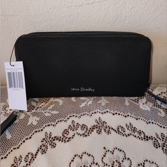 NWT Vera Bradley Black Wristlet Wallet - Picture 3 of 6